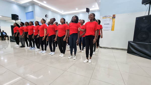 VIAGEM APOSTÓLICA – HUAMBO