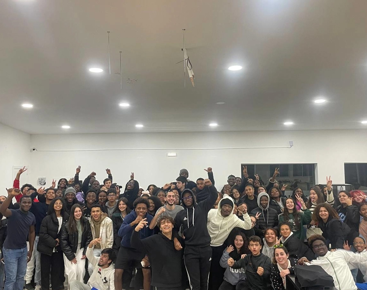 Resumo – Conectados