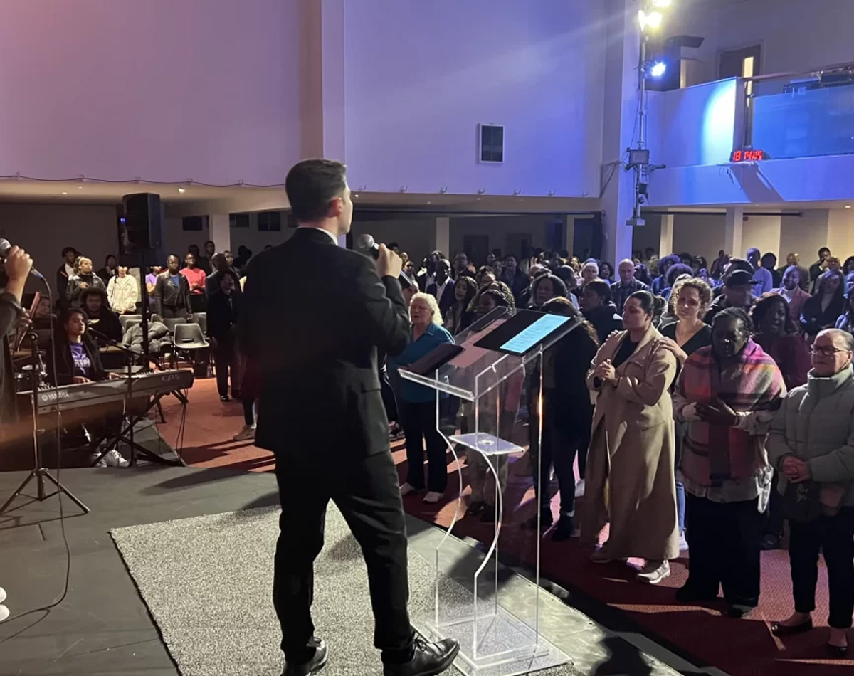 Não nascemos para sofrer – Uk