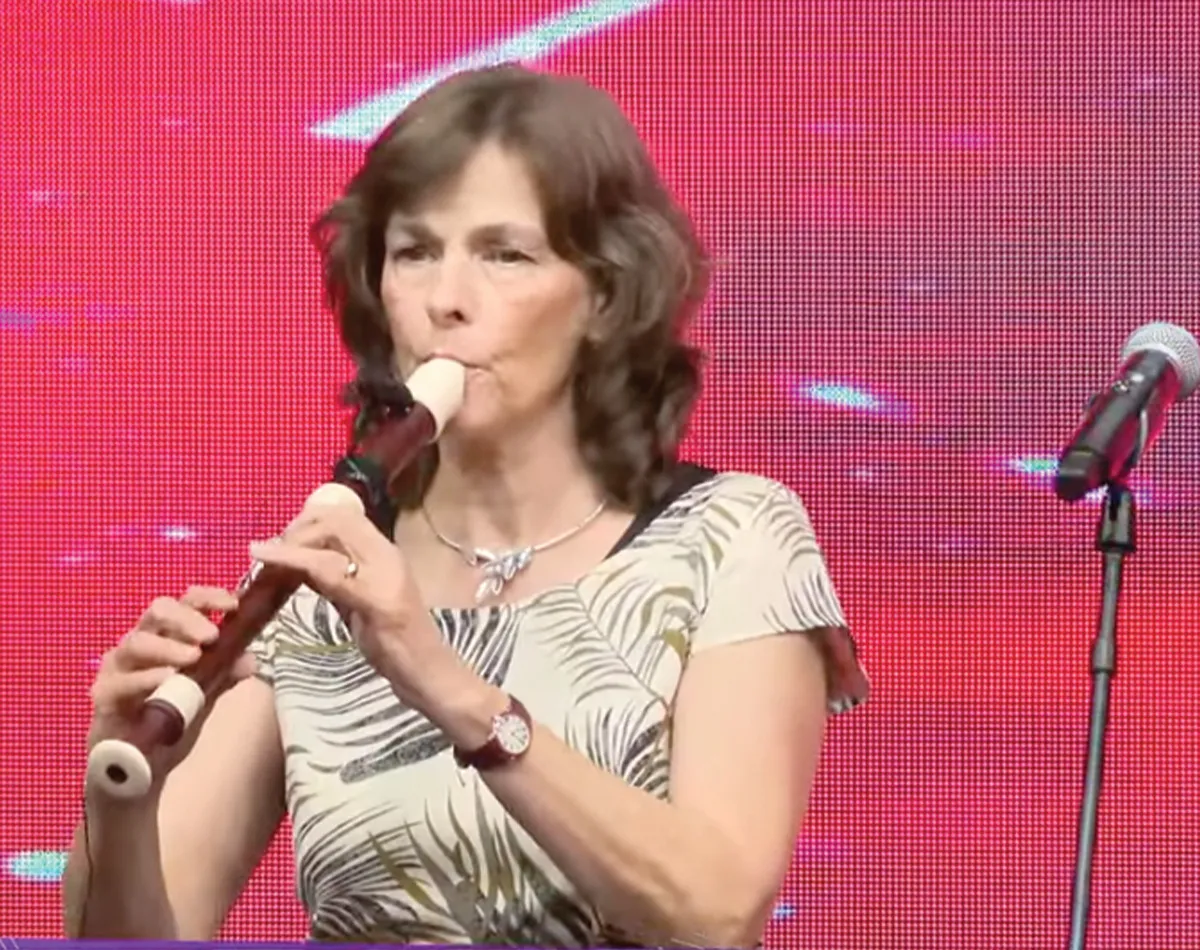 Reunião da familia e encontro de mulheres em África