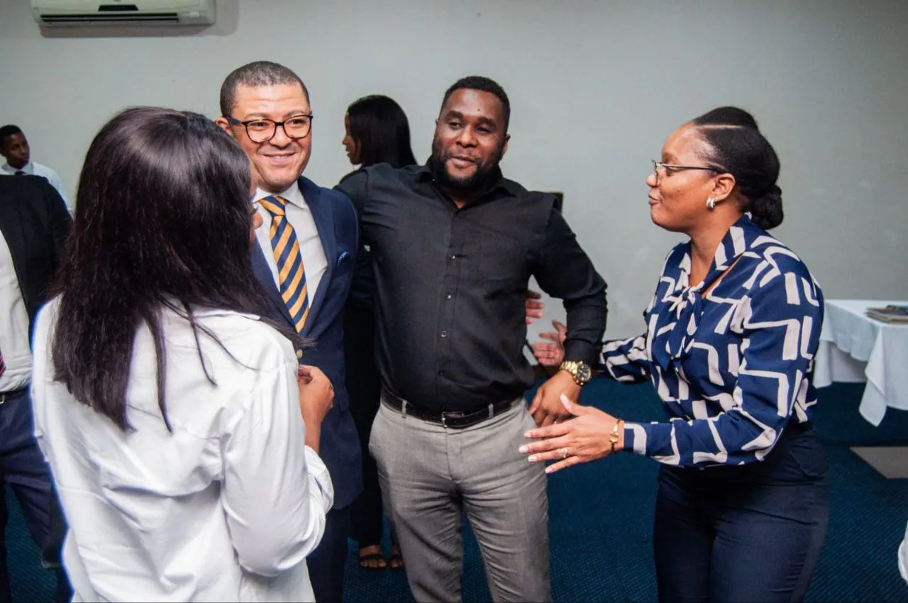 Clube Executivo – Alto-Maé