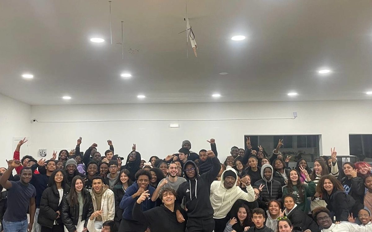 Resumo – Conectados