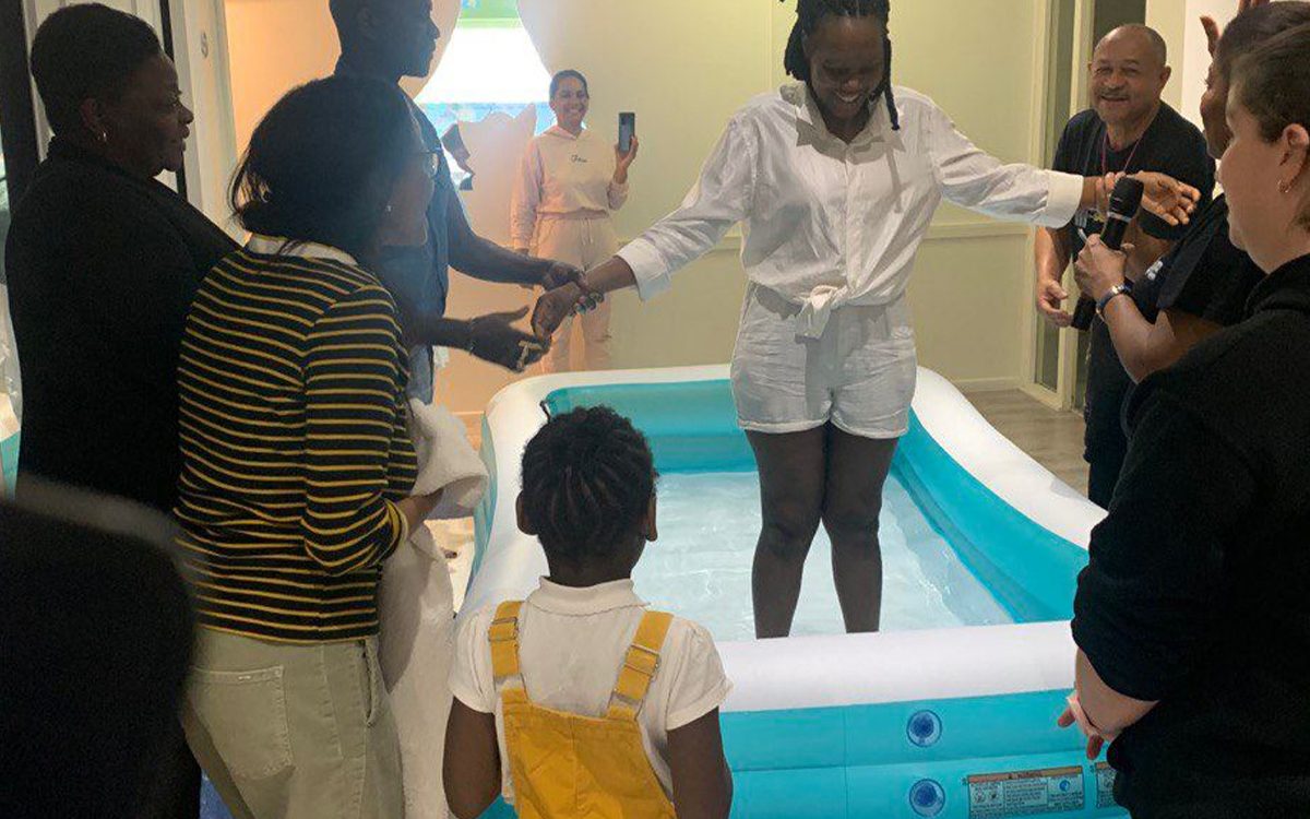 Baptême dans les Eaux au Siège National de la Belgique – Bruxelles